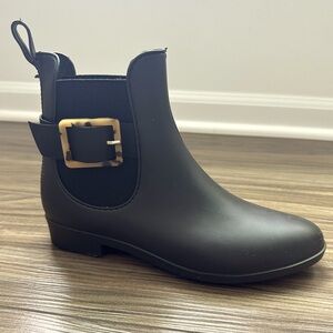 Henry Ferrera Black Ankle Boots with Elastic Panel